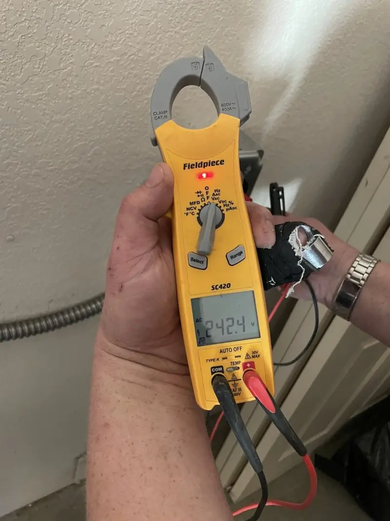 Voltage testing with clamp meter during Generator Installation in Park